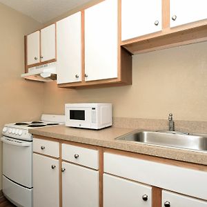 Deluxe Queen Studio