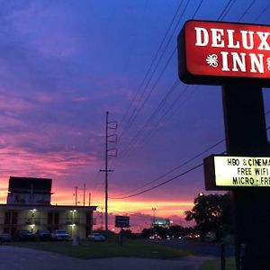 Deluxe Inn