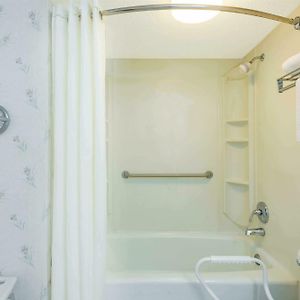 King Room Mobility accessible