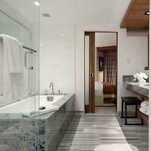 Signature Queen Room