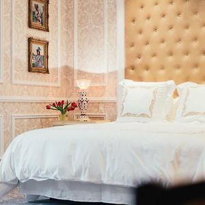 Queen Suite