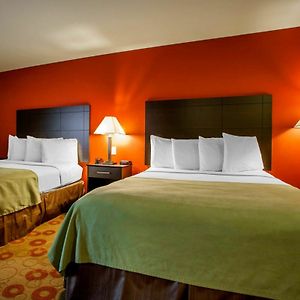 Queen Suite Mobility accessible