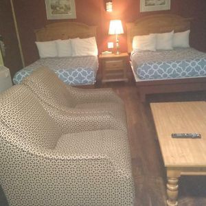 Deluxe King Suite