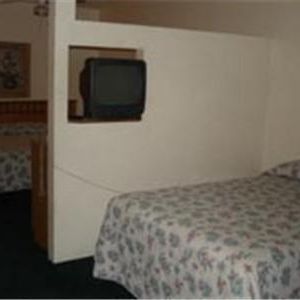 Deluxe Queen Suite
