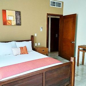 Master One-Bedroom King Suite