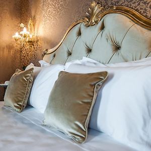 Economy King Room