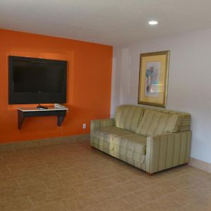 Efficiency King Suite
