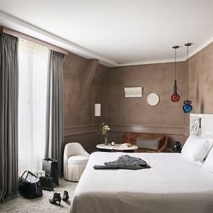 Premium Luxury Queen Room