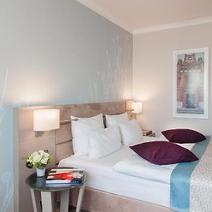 Standard Upper Floors King Room