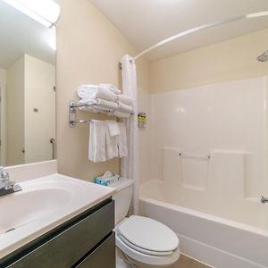 One-Bedroom King Suite