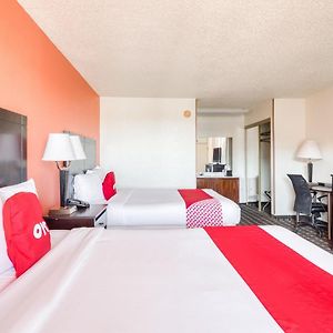 Queen Room Two Queen Beds Smoking