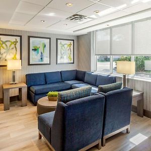 Comfort Suites Downtown Windsor