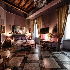 Deluxe Queen Suite