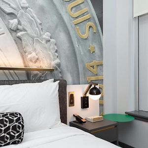Premium King Room