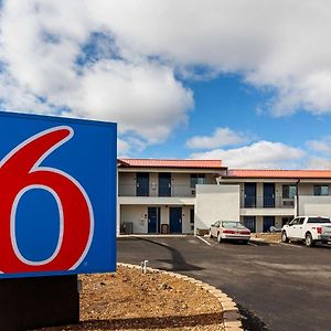 Motel 6-Show Low, Az