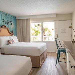 Tradition Queen Room