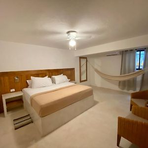 Deluxe King Suite