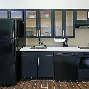 Queen Studio Hearing accessible