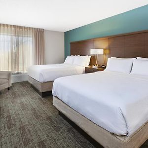 One-Bedroom Queen Suite