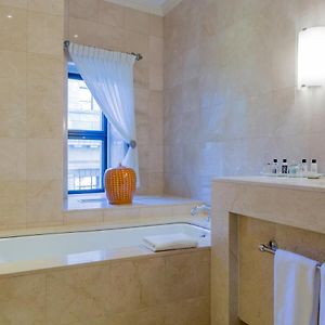 Superior King Suite