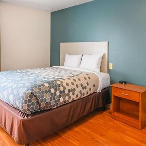 Queen Room Mobility accessible