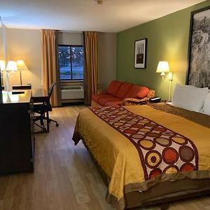 Deluxe King Suite
