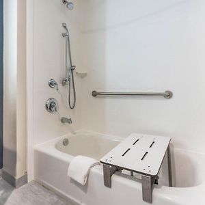 King Room Mobility Access or Non-Smoking