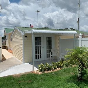 Deluxe Queen Studio