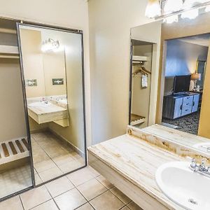 Queen Suite