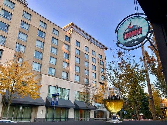 Loowit Brewing Company