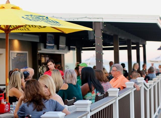 Oceanside Beach Bar & Grill