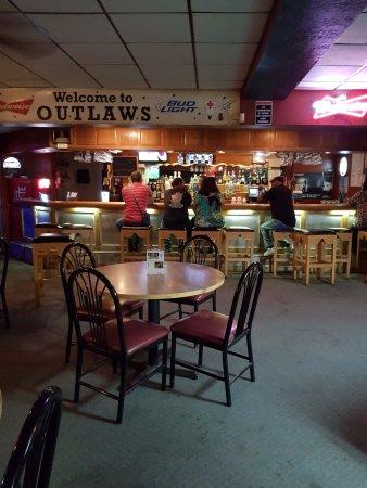 Outlaws Saloon & Dance