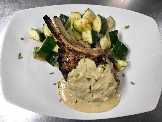 Dunnbelly Bar + Bistro