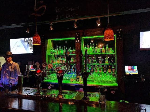 Shakman's Bar & Lounge