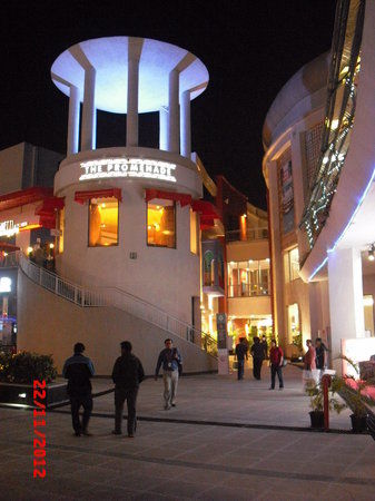 Amanora Mall Town Centre