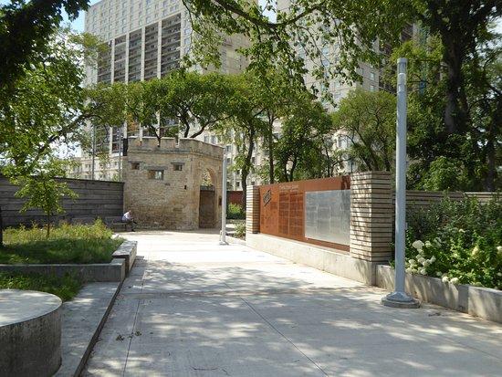 Upper Fort Garry Gate