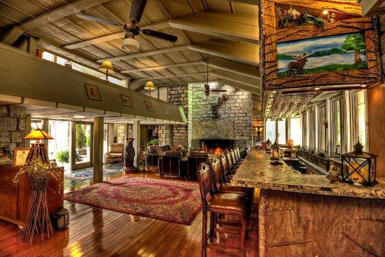 Altitudes Restaurant at Skyline Lodge