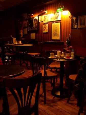 kavana K&K knjiga i kava