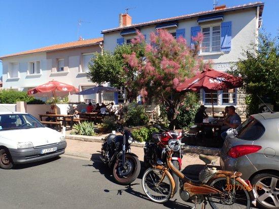Cafe Populaire
