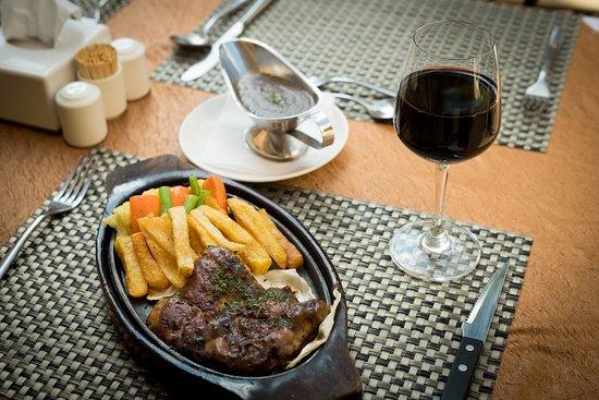 Juneli Restaurant & Bar