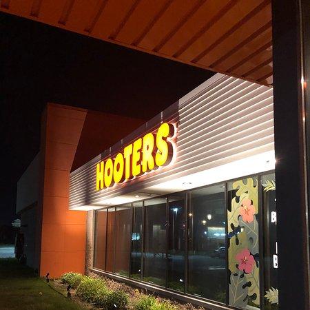 Hooters