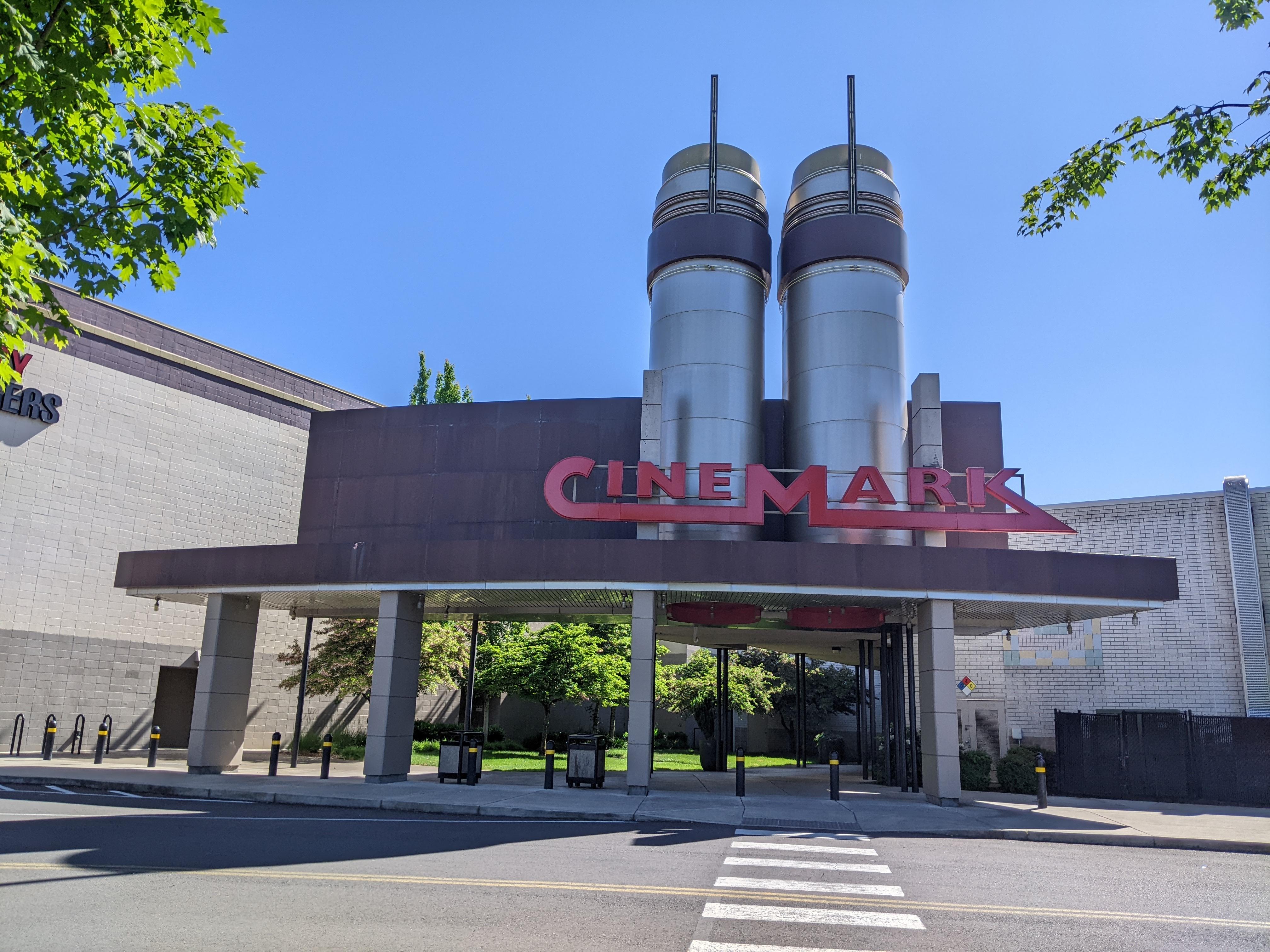 Cinemark 17