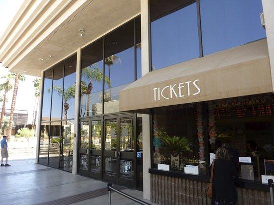 Regal Cinema Palm Springs Stadium 9
