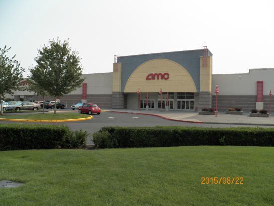 AMC Lakewood Towne Center 12