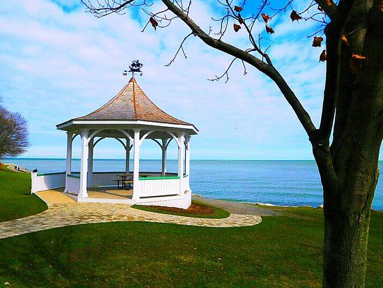 Queens Royal Park Gazebo