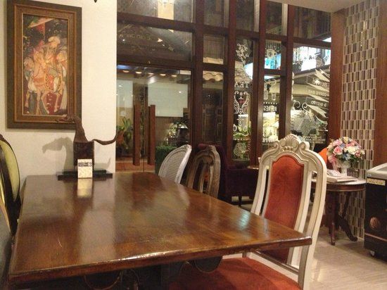 Bunfe The Coffee Bar & Bakery