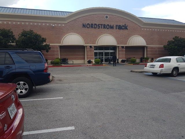 Nordstrom Rack Centre at Post Oak