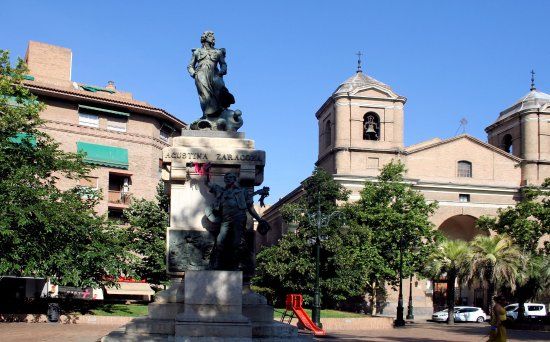 Agustina Aragon Monument