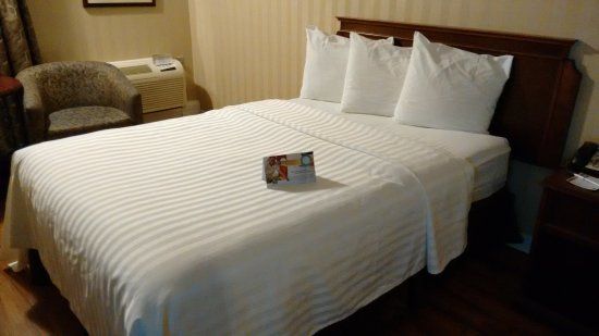 Inn on the Hill Restaurant & Lounge