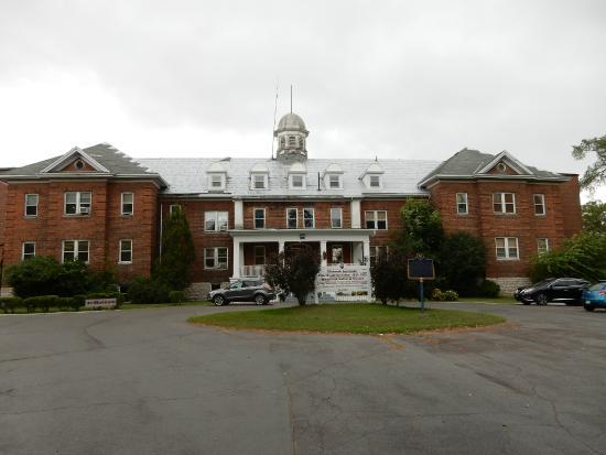 Woodland Cultural Centre